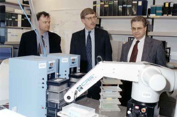 Gibbs, Collins, Weinstock with genome robot