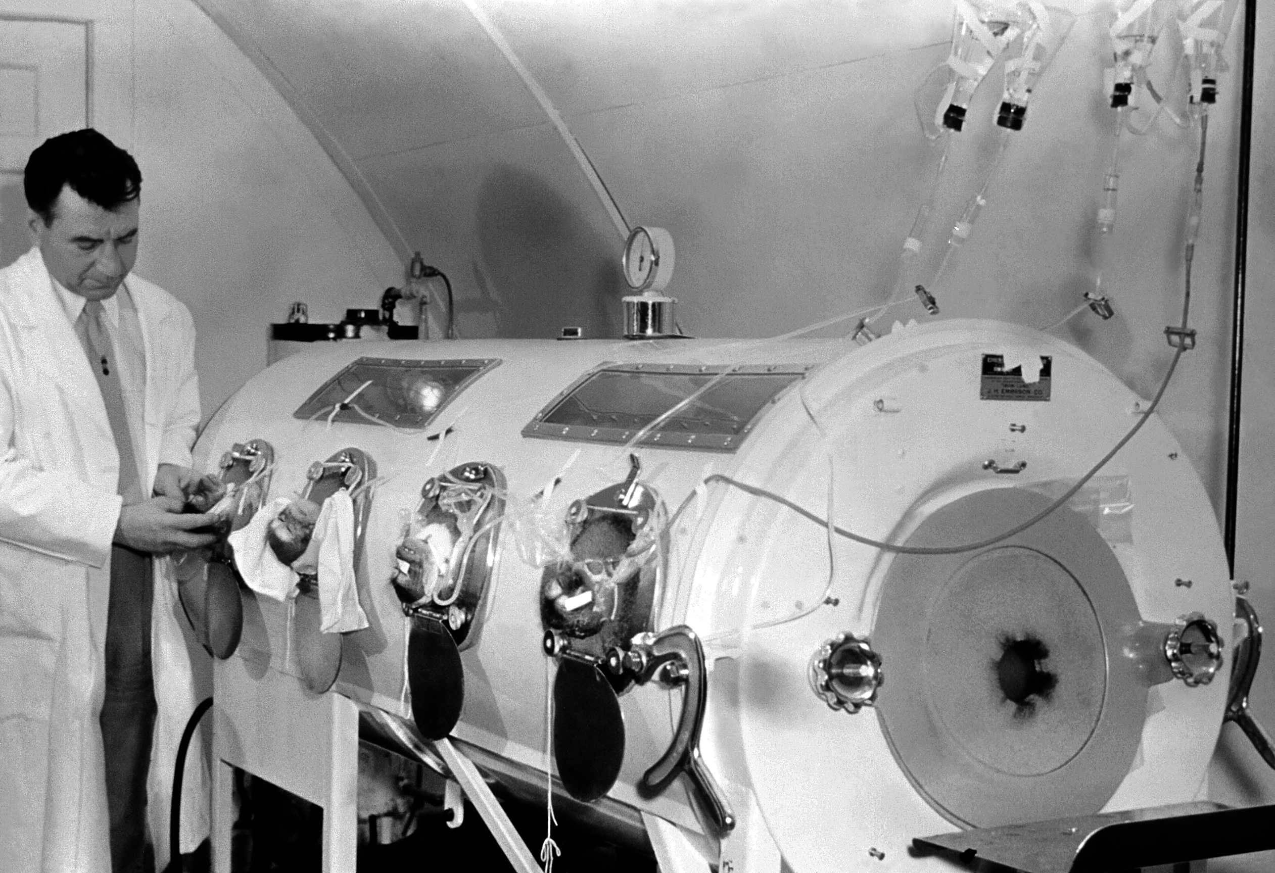 Iron lung used for polio patients. Courtesy U.S. Centers for Disease Control and Prevention