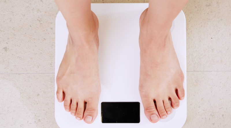 obesity-scale-photo