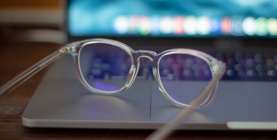 glasses-computer-photo-cropped