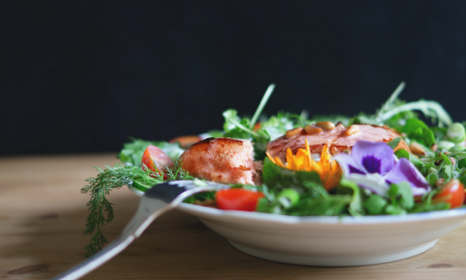 salad-fork-eating