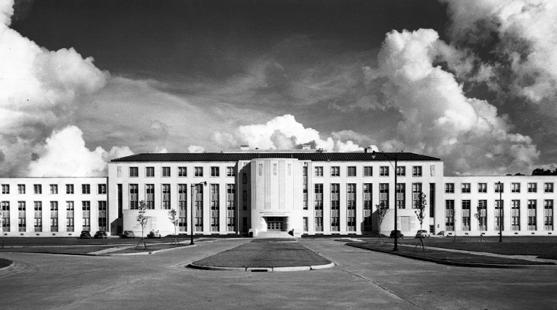 The Cullen building in 1964.
