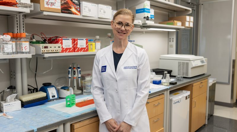 Dr. Jennifer Leonard in lab.